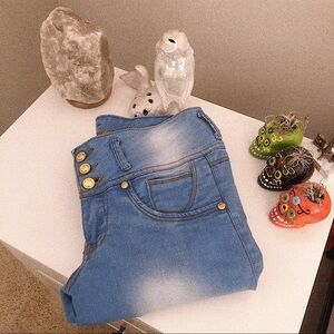 LIGHT BLUE COLOMBIAN JEANS
